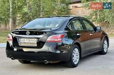 Седан Nissan Altima 2015 в Вижнице