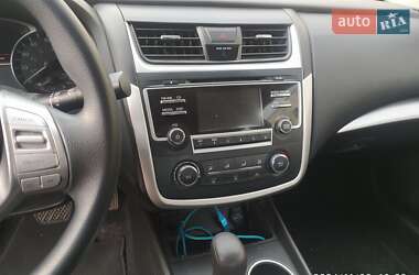 Седан Nissan Altima 2016 в 