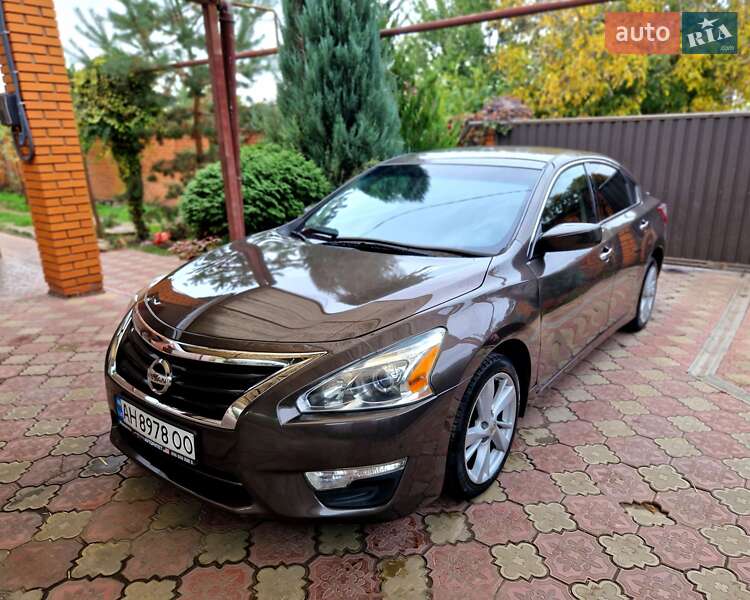 Седан Nissan Altima 2013 в Запоріжжі