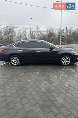 Седан Nissan Altima 2014 в Полтаві