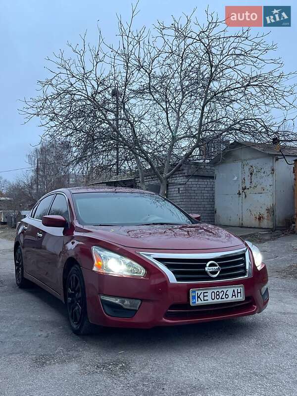 Седан Nissan Altima 2014 в Днепре