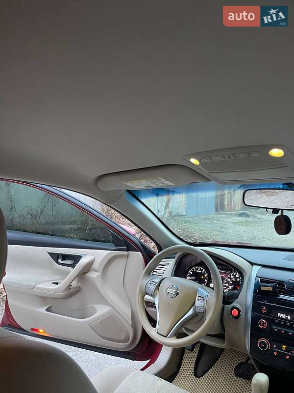 Седан Nissan Altima 2014 в Днепре