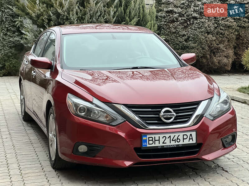 Седан Nissan Altima 2016 в Тернополе