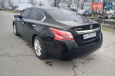 Седан Nissan Altima 2012 в Києві