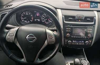 Седан Nissan Altima 2012 в Києві