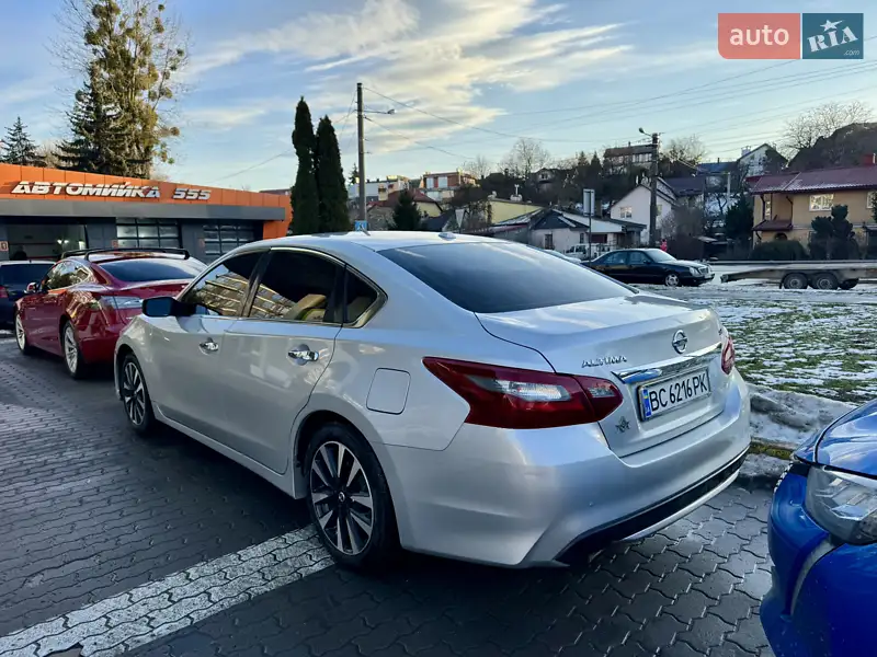 Nissan Altima