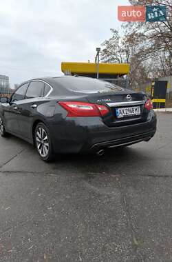 Седан Nissan Altima 2016 в Харкові