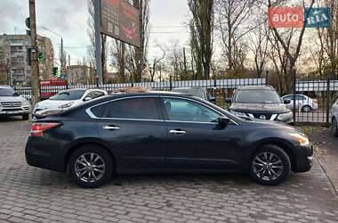 Седан Nissan Altima 2015 в Николаеве