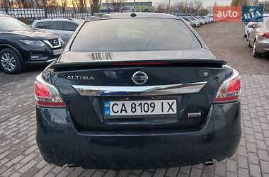 Седан Nissan Altima 2015 в Николаеве