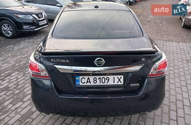 Седан Nissan Altima 2015 в Николаеве