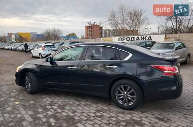 Седан Nissan Altima 2015 в Николаеве