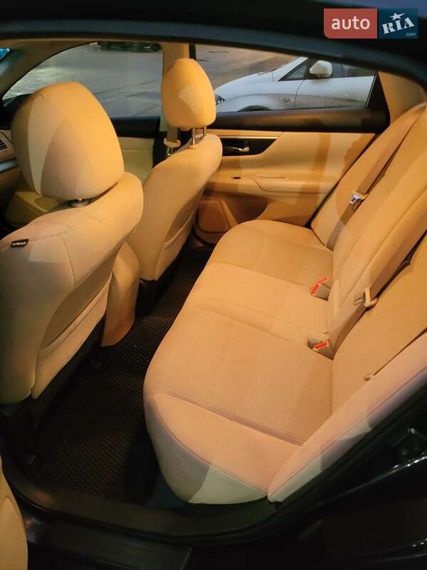 Седан Nissan Altima 2015 в Харкові