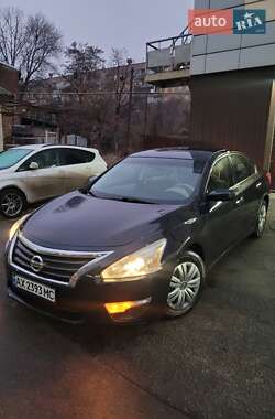 Седан Nissan Altima 2015 в Харкові