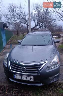 Седан Nissan Altima 2015 в 