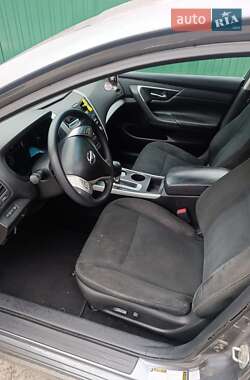 Седан Nissan Altima 2015 в 