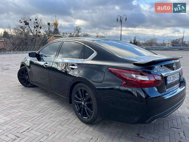 Седан Nissan Altima 2017 в Харкові