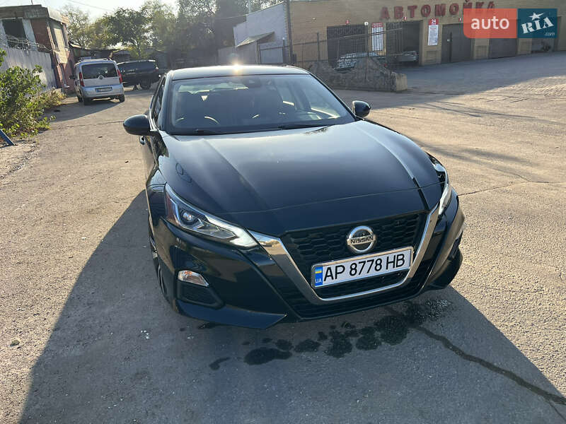 Седан Nissan Altima 2019 в Запоріжжі