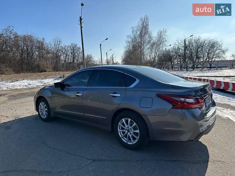Седан Nissan Altima 2017 в Харькове