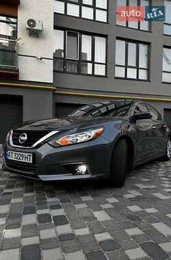 Седан Nissan Altima 2016 в 
