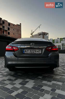 Седан Nissan Altima 2016 в 