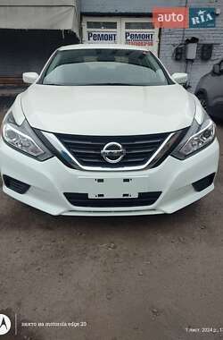 Седан Nissan Altima 2017 в Киеве