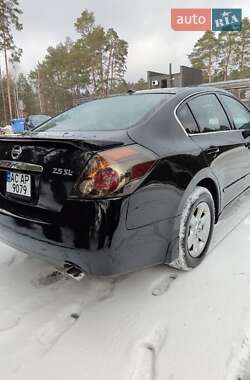 Седан Nissan Altima 2007 в Маневичах