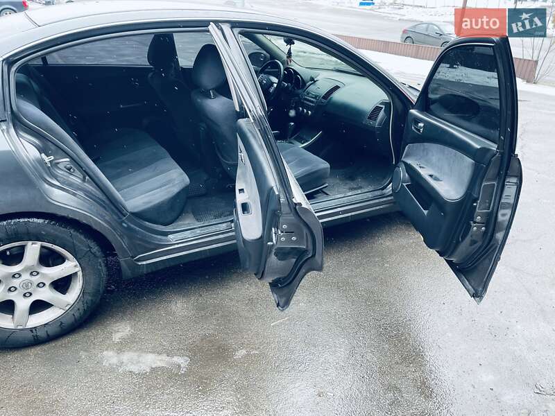 Седан Nissan Altima 2006 в Киеве