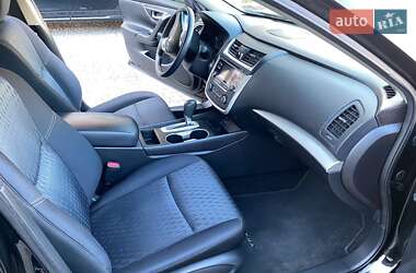 Седан Nissan Altima 2015 в 