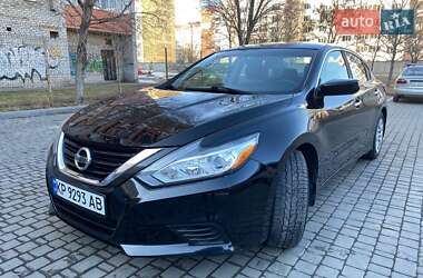 Седан Nissan Altima 2015 в 