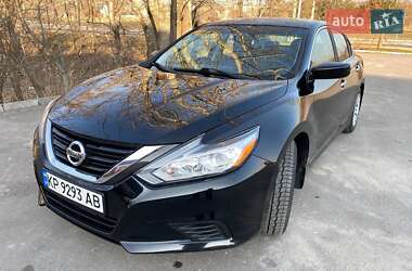 Седан Nissan Altima 2015 в 