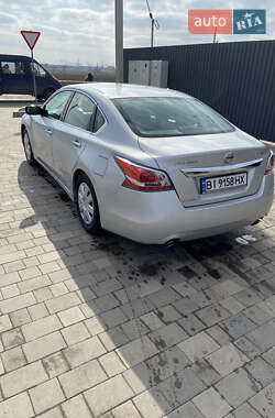 Седан Nissan Altima 2014 в 