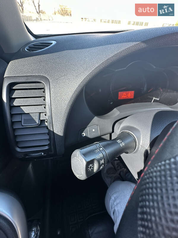 Купе Nissan Altima 2013 в Чернівцях