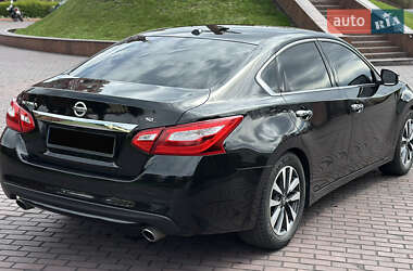 Седан Nissan Altima 2017 в 