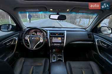 Седан Nissan Altima 2014 в 