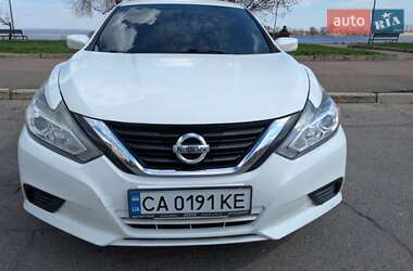 Седан Nissan Altima 2016 в Черкассах