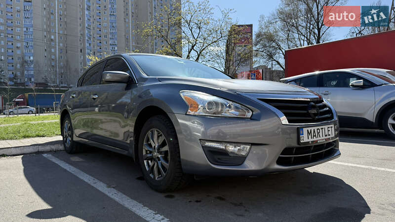 Седан Nissan Altima 2015 в Киеве
