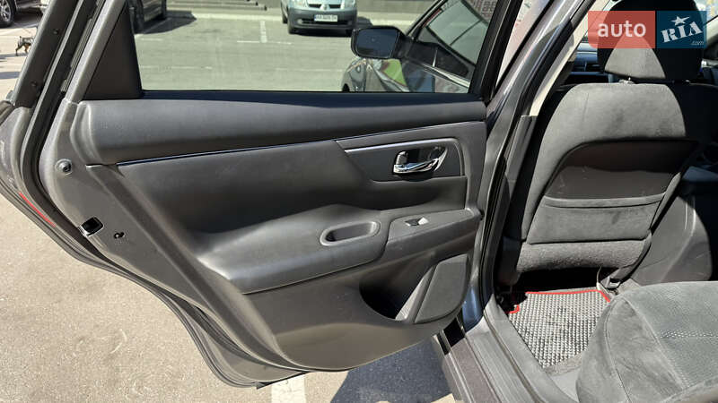 Седан Nissan Altima 2015 в Киеве