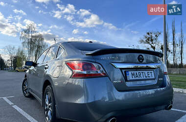Седан Nissan Altima 2015 в 
