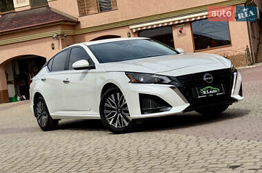 Седан Nissan Altima 2024 в 