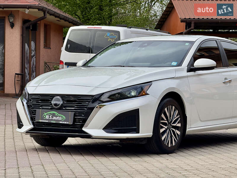 Седан Nissan Altima 2024 в Мукачево
