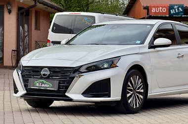 Седан Nissan Altima 2024 в 