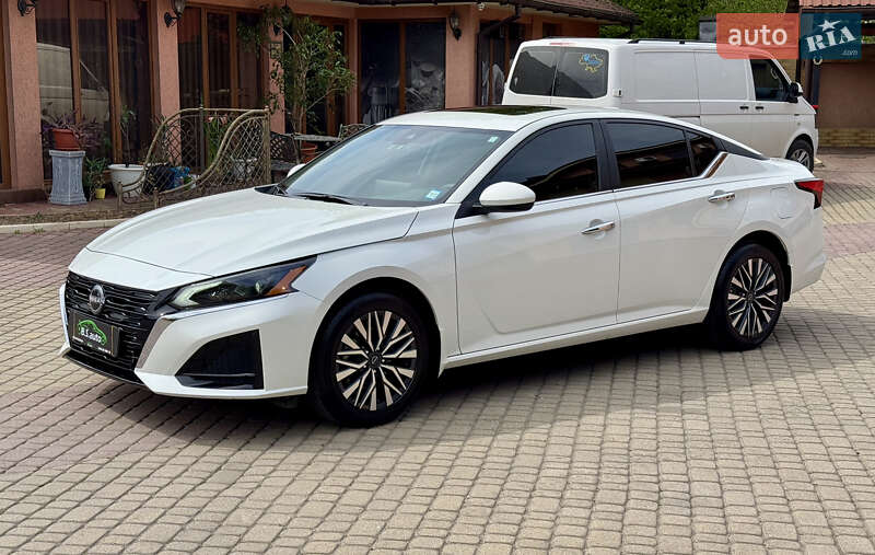 Седан Nissan Altima 2024 в Мукачево