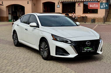 Седан Nissan Altima 2024 в 