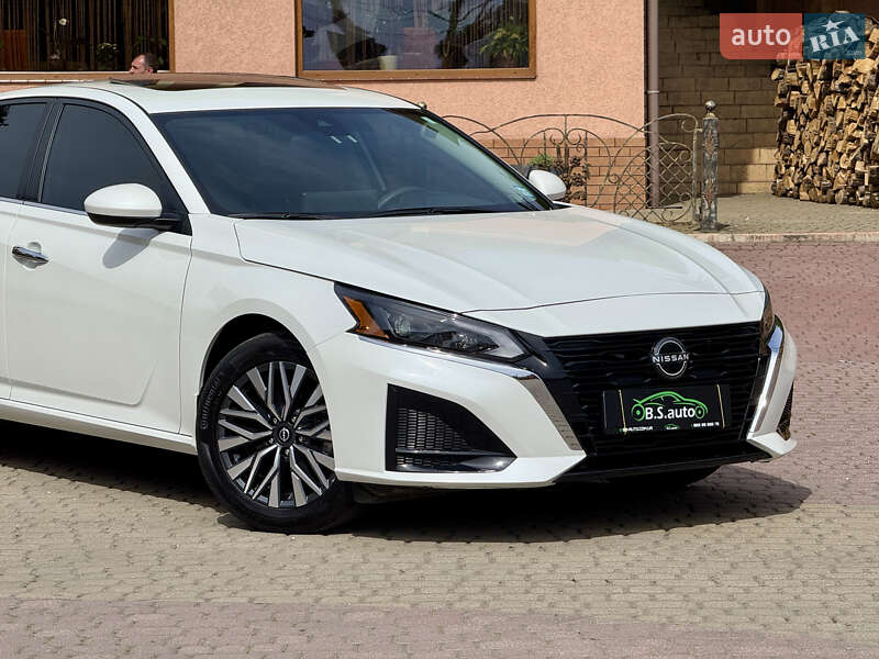 Седан Nissan Altima 2024 в Мукачево