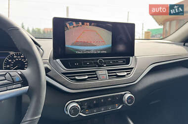 Седан Nissan Altima 2024 в 