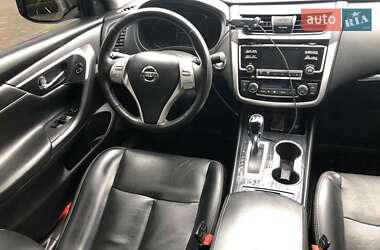 Седан Nissan Altima 2018 в Львове