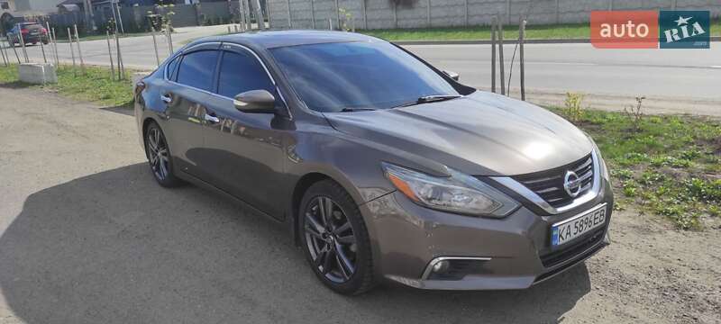 Седан Nissan Altima 2017 в Києві