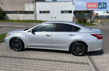 Седан Nissan Altima 2016 в 