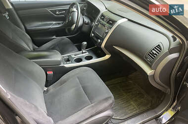 Седан Nissan Altima 2015 в 