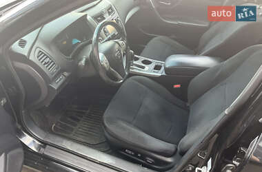 Седан Nissan Altima 2015 в 